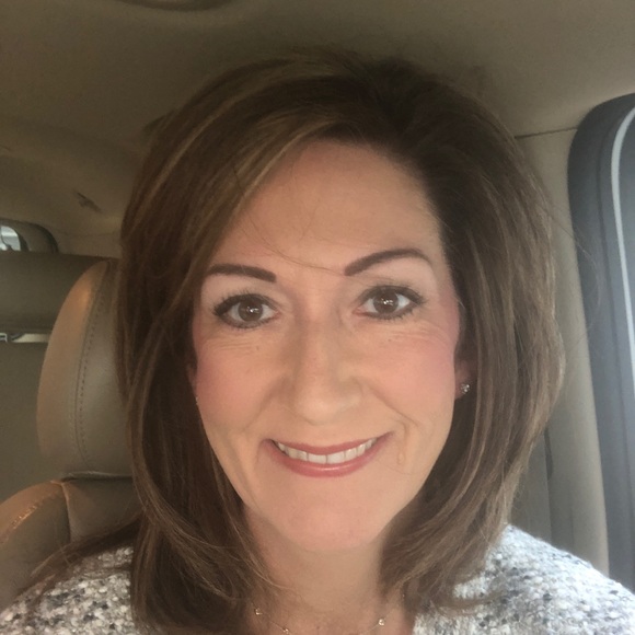 Meet your Posher, Lynn - Picture 1 of 1